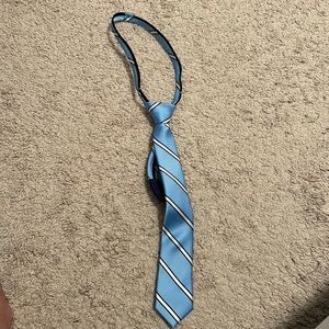 Tommy Hilfiger pull zip tie.